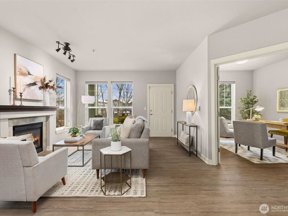 7709 Fairway Avenue SE 102, Snoqualmie WA 98065