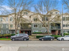 7912 170th Avenue NE 204, Redmond WA 98052