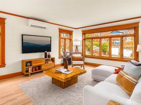 2117 N 36th Street, Seattle WA 98103