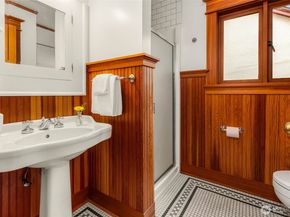 2117 N 36th Street, Seattle WA 98103