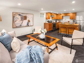 2117 N 36th Street, Seattle WA 98103