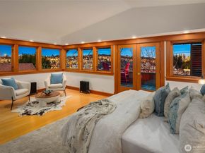 2117 N 36th Street, Seattle WA 98103