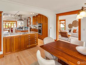 2117 N 36th Street, Seattle WA 98103