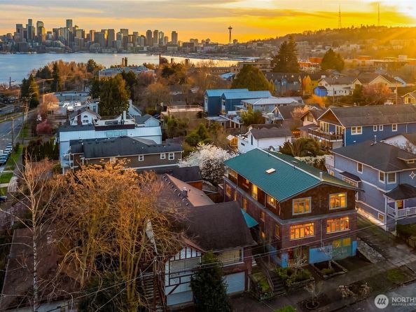 2117 N 36th Street, Seattle WA 98103