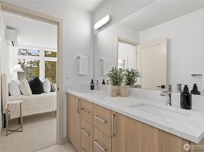 722 N 36th Street, Seattle WA 98103