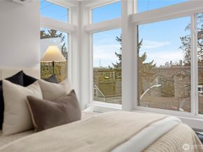 722 N 36th Street, Seattle WA 98103