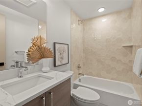 722 N 36th Street, Seattle WA 98103