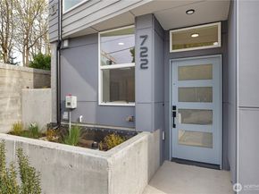 722 N 36th Street, Seattle WA 98103
