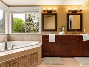 19415 100th Avenue NE, Bothell WA 98011