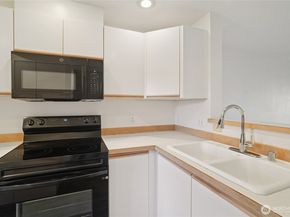 23628 55th Place S 153, Kent WA 98032