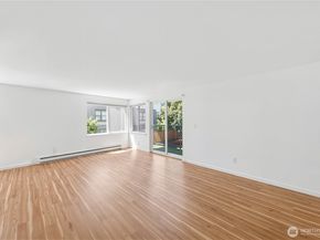 11556 Greenwood Avenue N 105, Seattle WA 98133