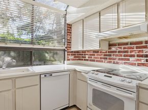 1850 Grant Avenue S D5, Renton WA 98055