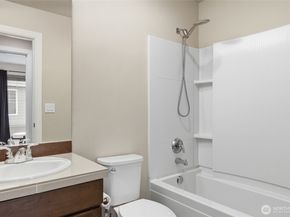 23947 SE 45th Terr, Sammamish WA 98029