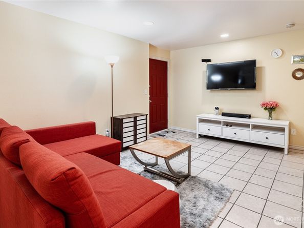 4525 S Henderson Street 103, Seattle WA 98118