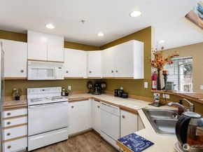 23221 58th Avenue S 32, Kent WA 98032