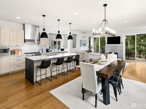 9212 11th Avenue NW, Seattle WA 98117