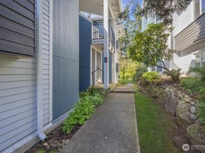 915 N 163rd Street C17, Shoreline WA 98133