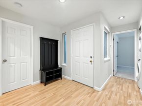 915 N 163rd Street C17, Shoreline WA 98133