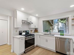 4800 152nd Place SE, Bellevue WA 98006