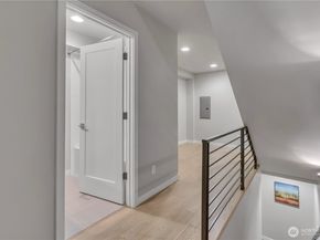 3639 13th Avenue W C, Seattle WA 98119