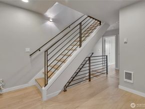 3639 13th Avenue W C, Seattle WA 98119