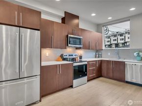 3639 13th Avenue W C, Seattle WA 98119