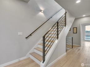 3639 13th Avenue W C, Seattle WA 98119