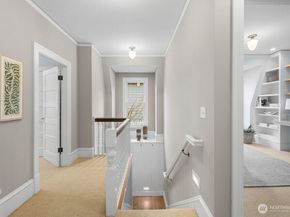 610 16th Avenue E, Seattle WA 98112