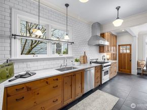 610 16th Avenue E, Seattle WA 98112