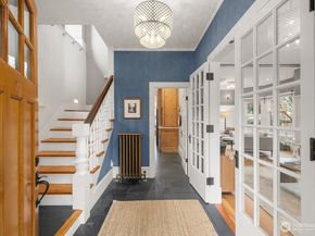 610 16th Avenue E, Seattle WA 98112