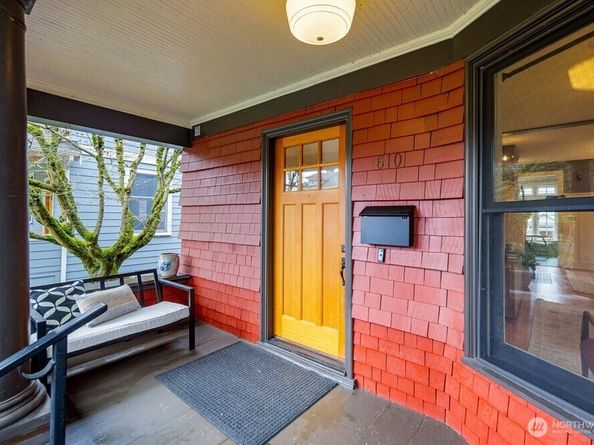 610 16th Avenue E, Seattle WA 98112