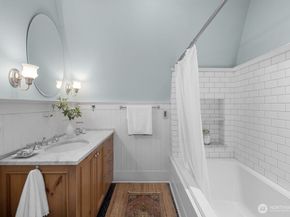 610 16th Avenue E, Seattle WA 98112