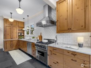 610 16th Avenue E, Seattle WA 98112