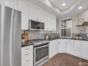18397 NE 97th Court, Redmond WA 98052