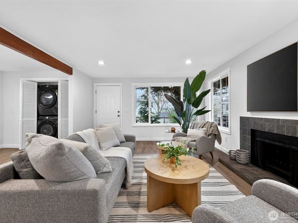 8742 3rd Avenue NW, Seattle WA 98117