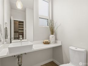 1523 NW 64th Street B, Seattle WA 98107