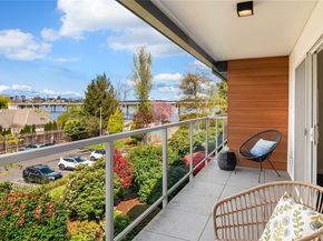 2501 Canterbury Lane E 322, Seattle WA 98112