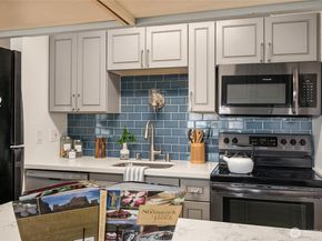 2501 Canterbury Lane E 322, Seattle WA 98112