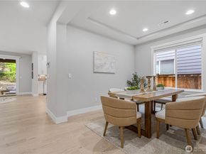 7230 NE 129th St, Kirkland WA 98034