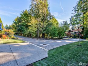 7230 NE 129th St, Kirkland WA 98034