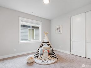 7230 NE 129th St, Kirkland WA 98034