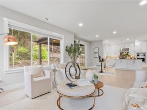 7230 NE 129th St, Kirkland WA 98034