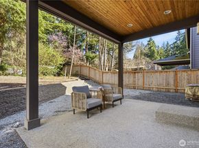 7230 NE 129th St, Kirkland WA 98034