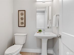 7230 NE 129th St, Kirkland WA 98034