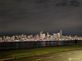 2104 Alki Avenue SW 306, Seattle WA 98116