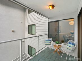 2104 Alki Avenue SW 306, Seattle WA 98116