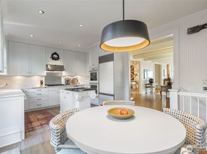 9400 Vineyard Crest, Bellevue WA 98004