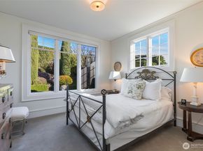 9400 Vineyard Crest, Bellevue WA 98004