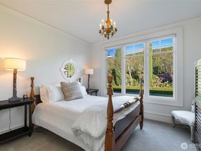 9400 Vineyard Crest, Bellevue WA 98004