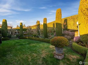 9400 Vineyard Crest, Bellevue WA 98004